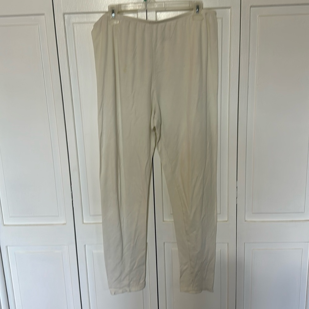 Women’s extra layer pants.